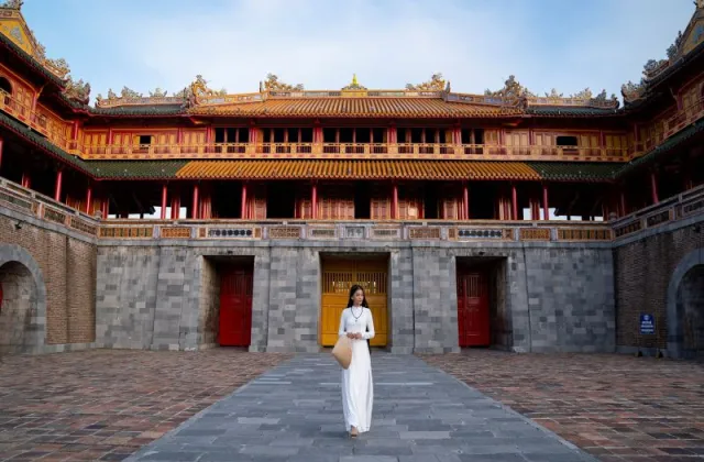 Ngày 3: ĐÀ NẴNG - CỐ ĐÔ HUẾ- ĐẠI NỘI - CHÙA THIÊN MỤ (Ăn sáng,trưa, tối)