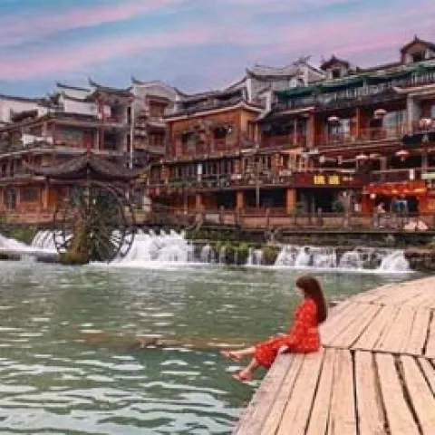 Hanoi – Enshi – Fenghuang Ancient Town & Zhangjiajie – Seven-Star Mountain or Tianmen Mountain (5 Days, 4 Nights)