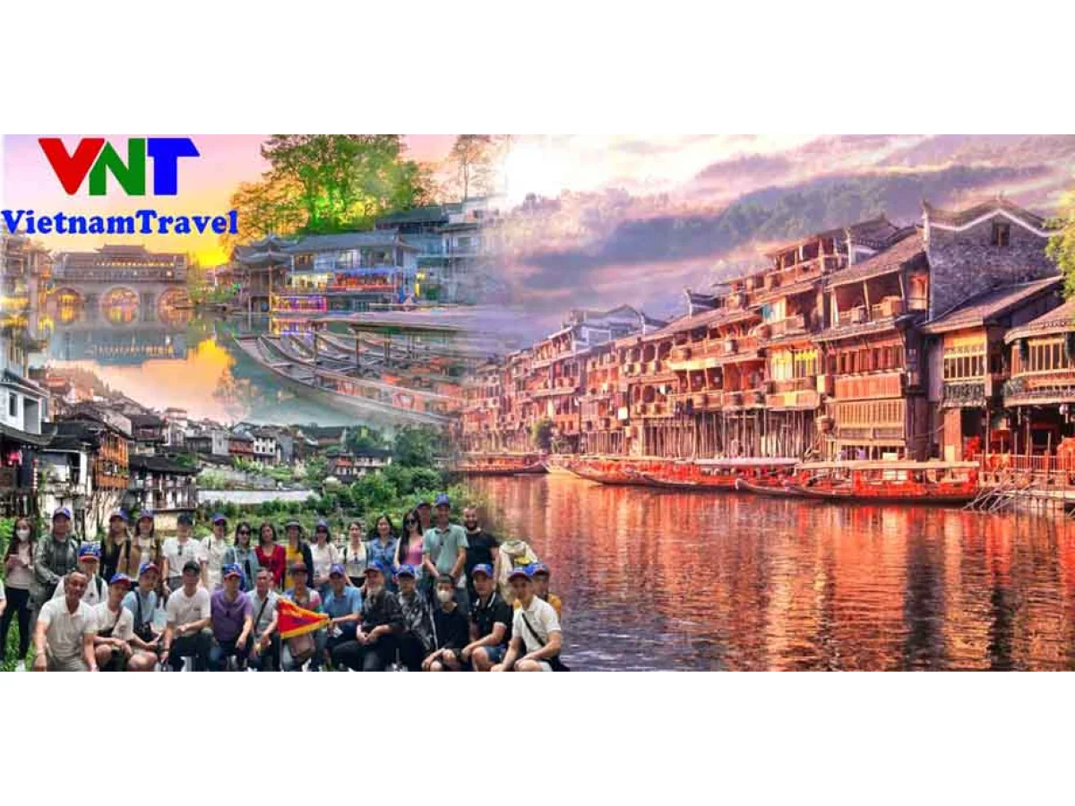 Hanoi - Chongqing - Hongya Cave - Laojun Cave - Panda Park - Ciqikou (5 Days 4 Nights)